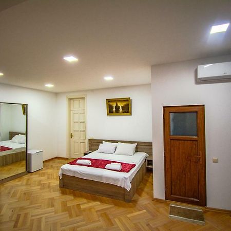 NaNa's Guesthouse Batumi Eksteriør billede