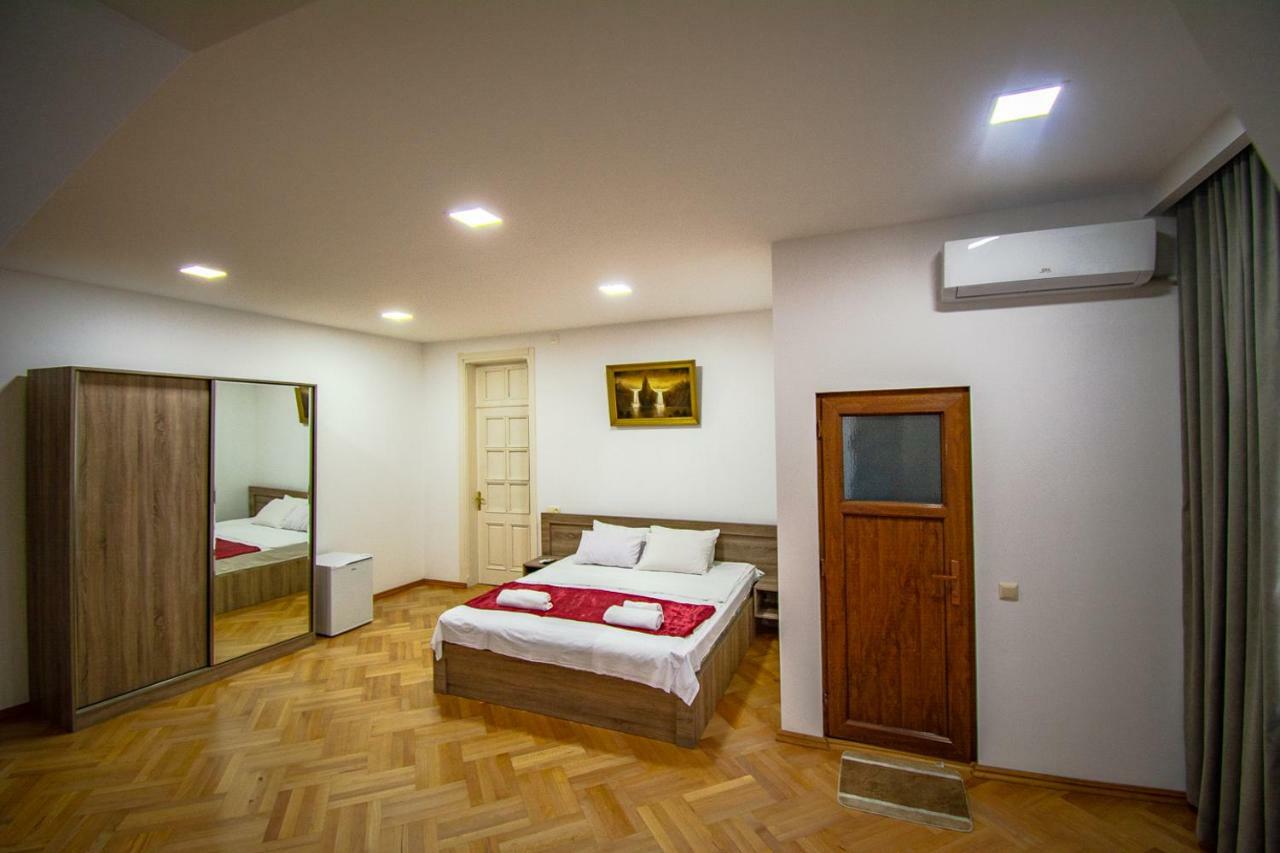 NaNa's Guesthouse Batumi Eksteriør billede